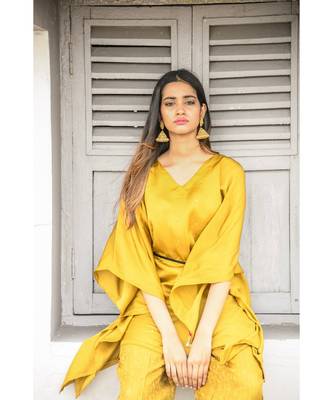 golden kaftan with pants 5
