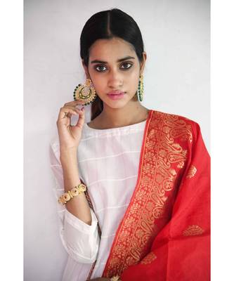 white suit set with red jacquard dupatta 2