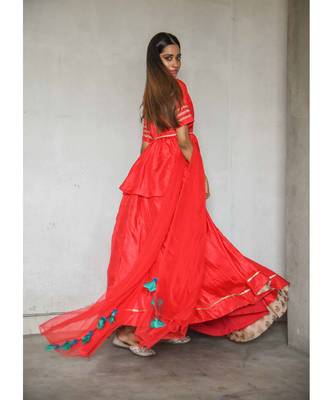 red lehenga set with net dupatta 3
