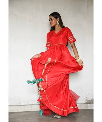 red lehenga set with net dupatta 4