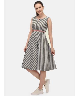 BLACK and white strip sleeves less midi top 1