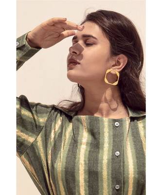Mitali Jain Tile Gold Geometric Earrings 2
