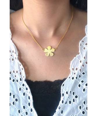 Mitali Jain Fleur Gold Minimal Flower Necklace 1