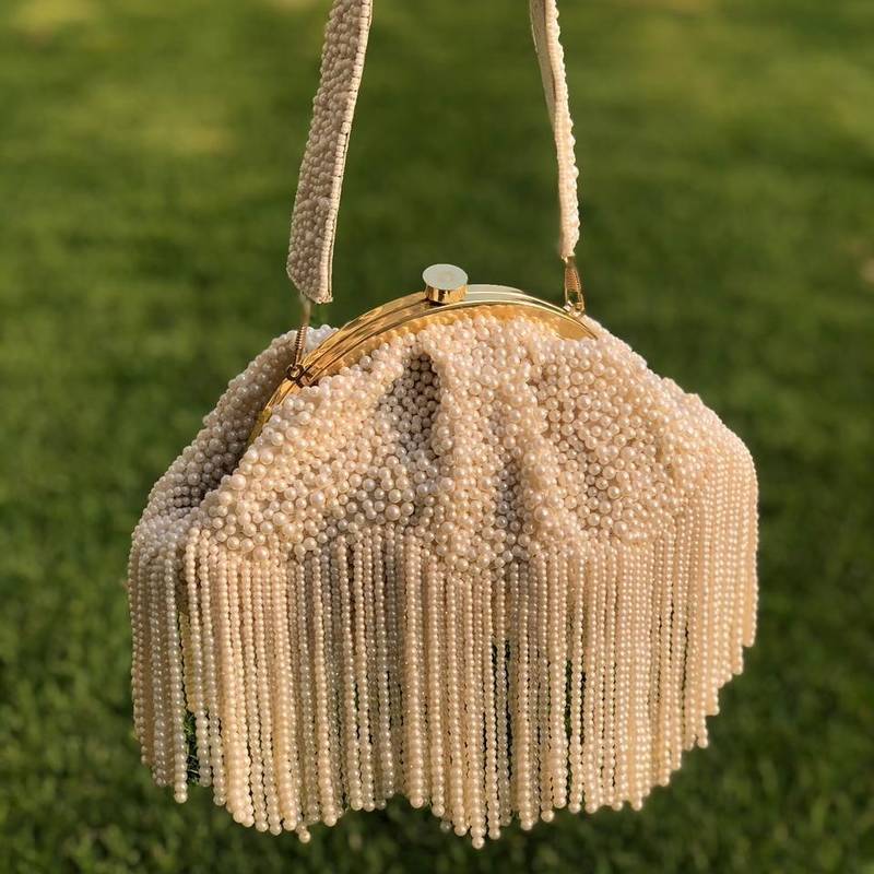 Worthyy Enterprises Women's Vintage Pearl Tassel Clutch (White)