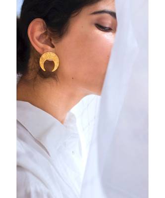 Mitali Jain Horseshoe Gold Delicate studs 2