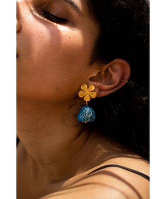 Mitali Jain Fleur Stone Gold Blue Dainty Flower Earrings 1