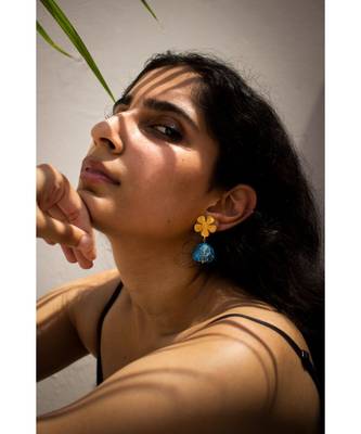 Mitali Jain Fleur Stone Gold Blue Dainty Flower Earrings 2