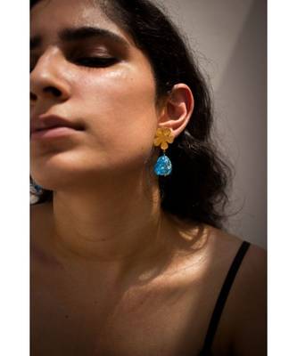 Mitali Jain Fleur Stone Gold Blue Dainty Flower Earrings 3