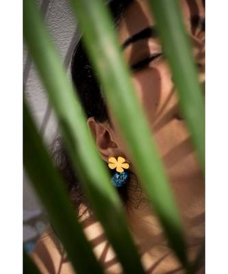 Mitali Jain Fleur Stone Gold Blue Dainty Flower Earrings 4