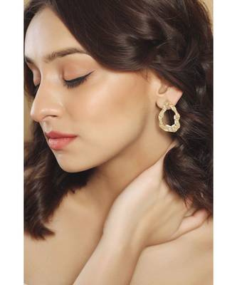 Mitali Jain Victoria Gold Vintage Studs 1