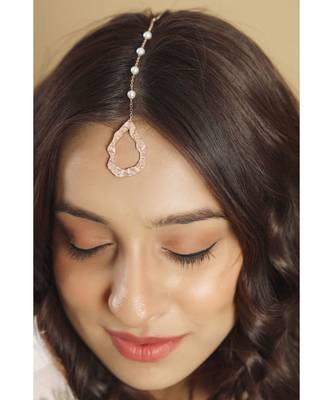 Mitali Jain Sandra Rose Gold Dainty Maangtika 2