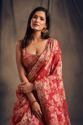 Red embroidered organza semi stitched lehenga 3