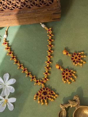 Gold spinel necklaces 1