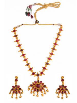 Gold spinel necklaces 2