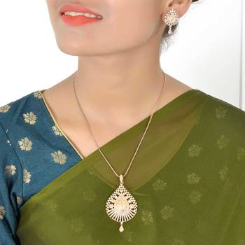 Rose Gold Plated American Diamond Pendant Set With Chain For Women 2