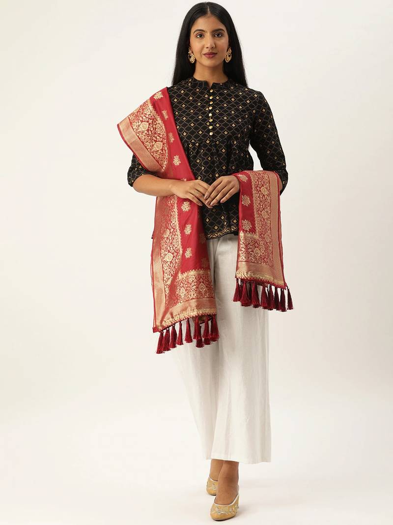 VASTRANAND Red & Gold-Coloured Woven Design Dupatta