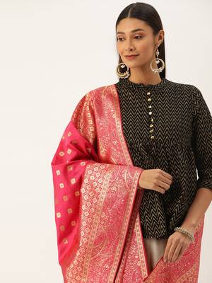 VASTRANAND Pink & Gold-Coloured Woven Design Dupatta 1