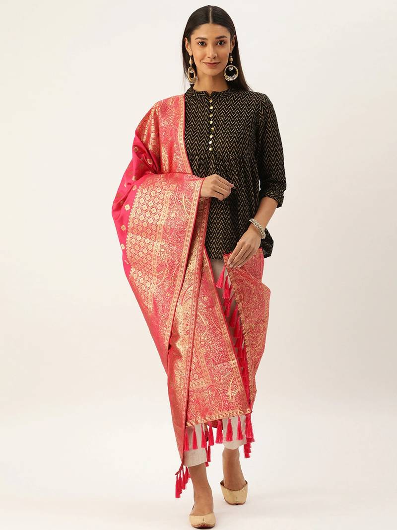 VASTRANAND Pink & Gold-Coloured Woven Design Dupatta