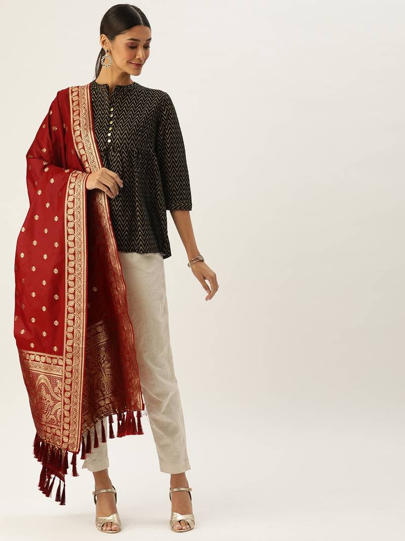 VASTRANAND Red & Gold-Coloured Woven Design Dupatta