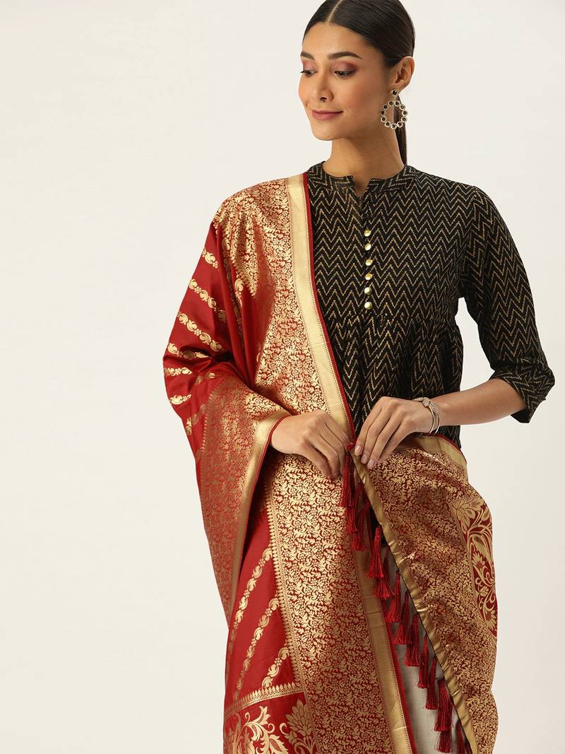 VASTRANAND Red & Gold-Coloured Woven Design Dupatta