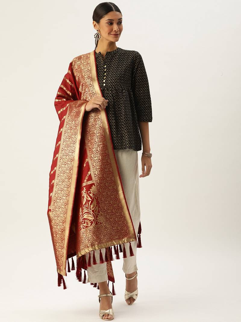 VASTRANAND Red & Gold-Coloured Woven Design Dupatta
