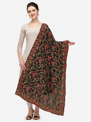VASTRANAND Black & Green Ethnic Motifs Embroidered Dupatta with Thread Work 1