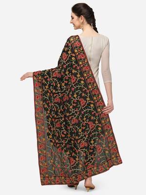 VASTRANAND Black & Green Ethnic Motifs Embroidered Dupatta with Thread Work 3