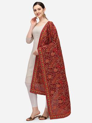 VASTRANAND Maroon & Green Ethnic Motifs Embroidered Dupatta with Thread Work 2