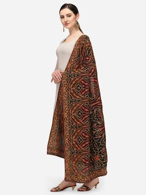 VASTRANAND Black & Green Ethnic Motifs Embroidered Dupatta with Thread Work 2