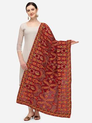 VASTRANAND Maroon & Green Ethnic Motifs Embroidered Dupatta with Thread Work 1