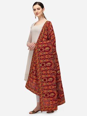 VASTRANAND Maroon & Green Ethnic Motifs Embroidered Dupatta with Thread Work 2