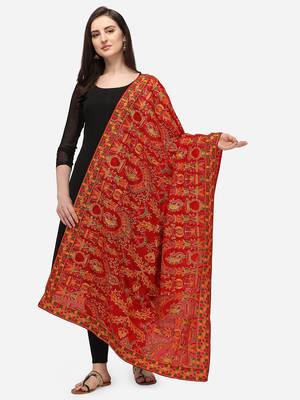 VASTRANAND Red & Green Ethnic Motifs Embroidered Dupatta with Thread Work 1