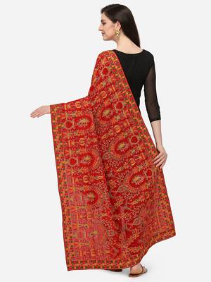 VASTRANAND Red & Green Ethnic Motifs Embroidered Dupatta with Thread Work 3