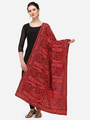 VASTRANAND Red & Green Ethnic Motifs Embroidered Dupatta with Thread Work 1