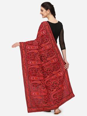 VASTRANAND Red & Green Ethnic Motifs Embroidered Dupatta with Thread Work 3