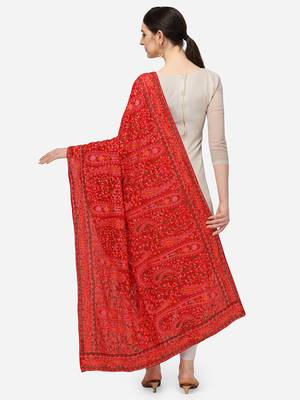 VASTRANAND Red & Green Ethnic Motifs Embroidered Dupatta with Thread Work 3