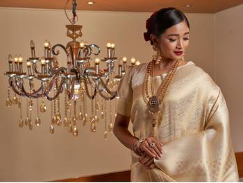Off White Colore Traditional Kanjivaram & Kanchipuram Woven Silk Blend Style Inspired Design 2