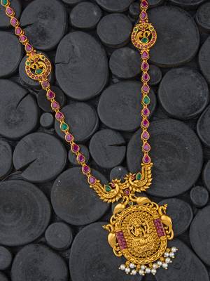 Gold spinel necklaces 1