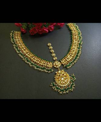 Green maang-tikka 1
