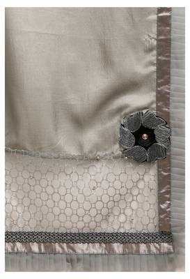 Kvsfab Women'S Grey & Black Floral Embroidered Silk Blend Zari With Patch Work Saree 6