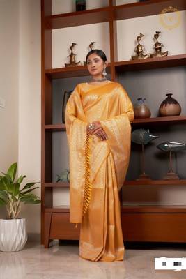 Yellow Woven Woven Silk Blend Kanjeevaram Silk Saree 1