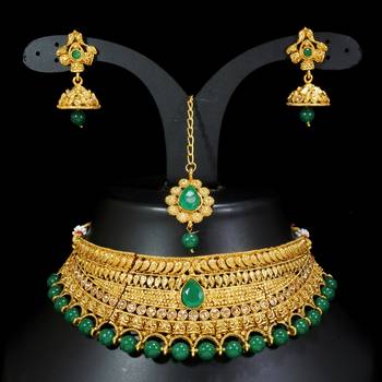 LALSO Shimmering Green Bridal Choker Necklace Set  1