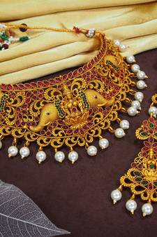 LALSO Kempu Work Laxmi Devi Bridal Choker Necklace Set