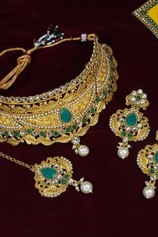 LALSO Designer Matte Finish Green Bridal Choker Necklace Set