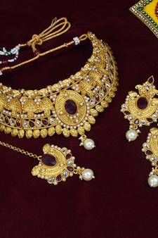LALSO Designer Matte Finish Maroon Bridal Choker Necklace Set
