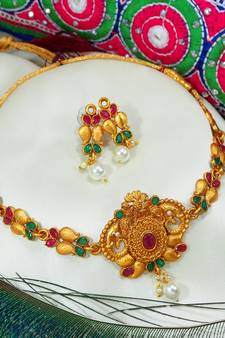 LALSO Beautiful Matte Gold Multicolor Delicate Choker Necklace Set