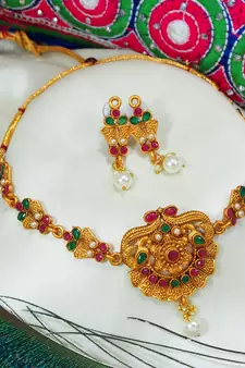 LALSO Beautiful Matte Gold Multicolor Delicate Choker Necklace Set