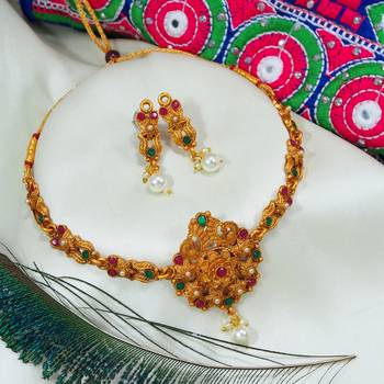 LALSO Beautiful Matte Gold Multicolor Delicate Choker Necklace Set 1