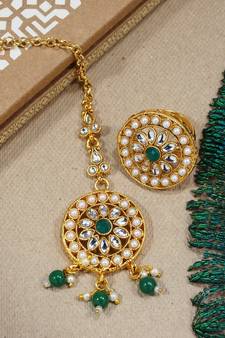 LALSO Trendy Green Kundan Maang Tika And Ring Combo Set