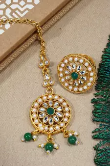 LALSO Trendy Green Kundan Maang Tika And Ring Combo Set